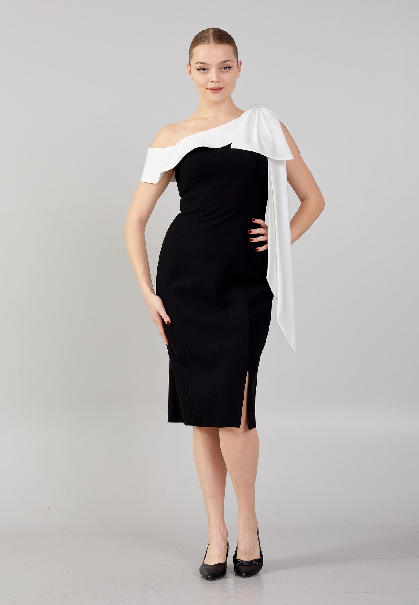 ELEGANT BLACK AND WHITE BOW MIDI DRESS