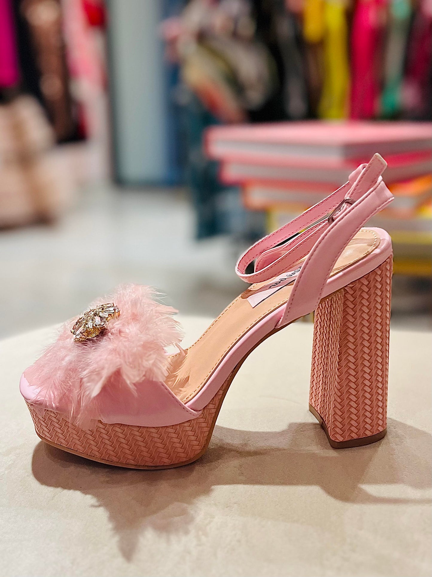 LIGHT PINK FEATHERS CRYSTAL PLAFORMS HEEL