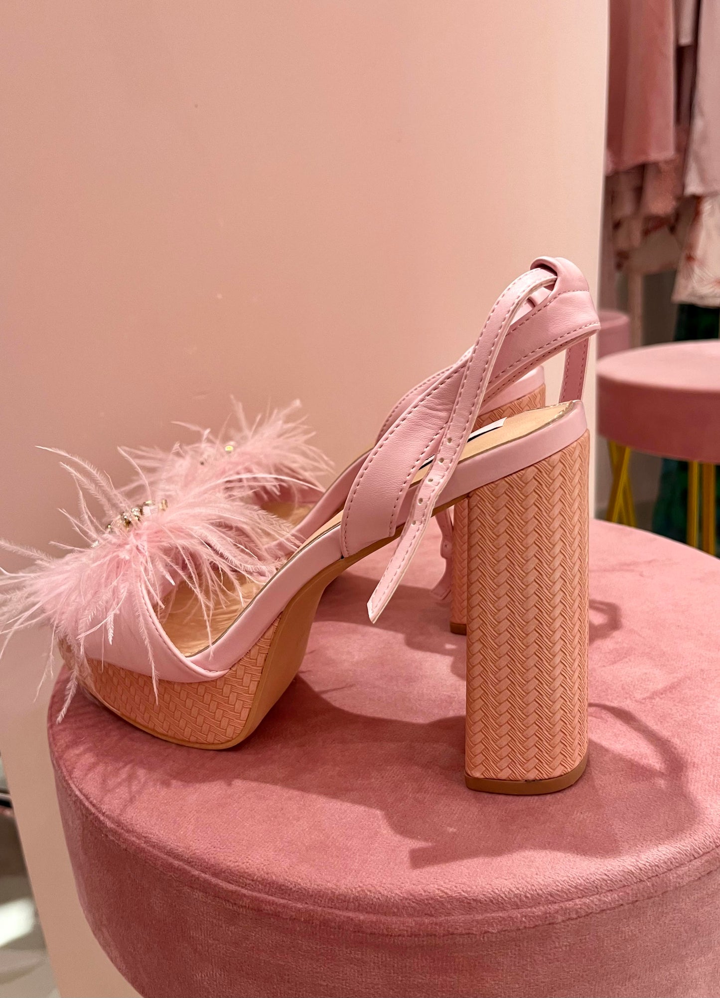 LIGHT PINK OSTRICH FEATHERS PLATEFORM HEELS