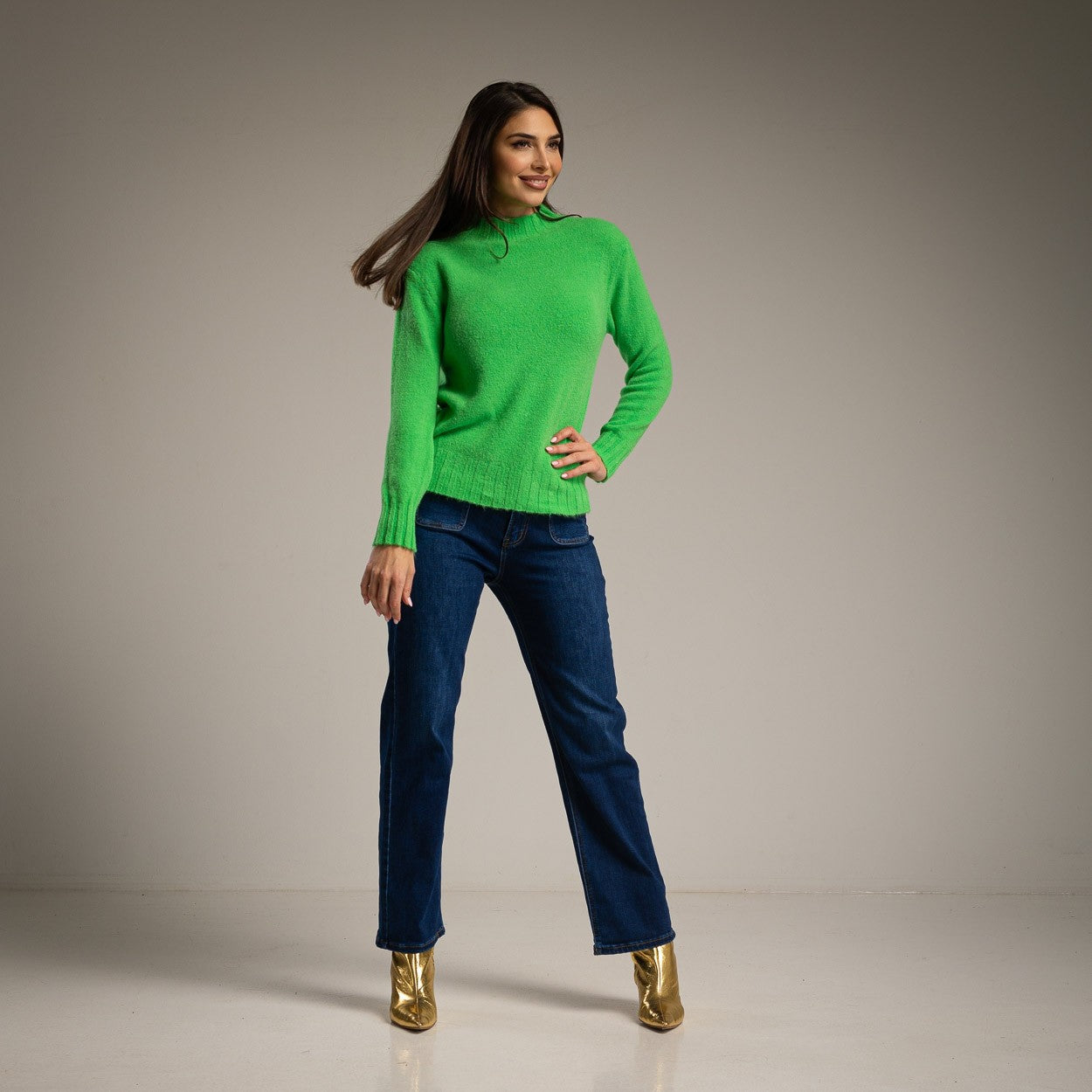 TURTLE NECK VIBRANT GREEN KNIT SWEATER