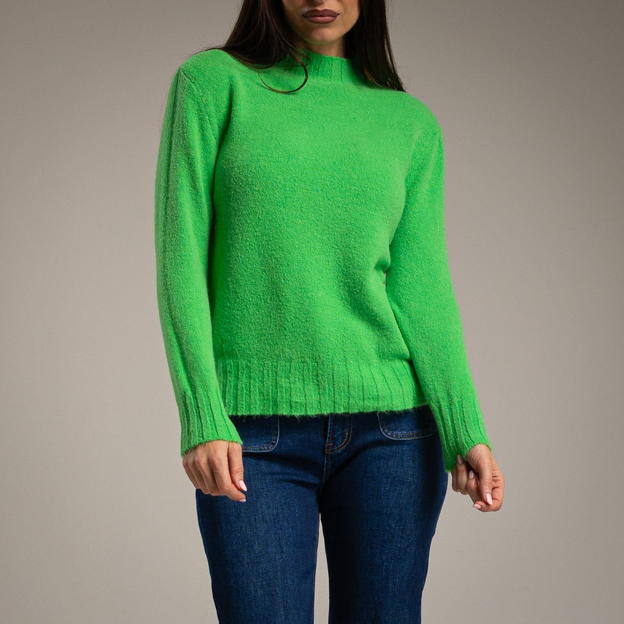 TURTLE NECK VIBRANT GREEN KNIT SWEATER
