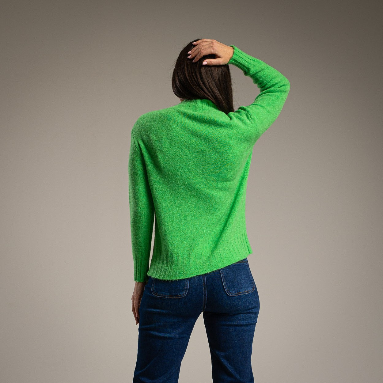 TURTLE NECK VIBRANT GREEN KNIT SWEATER