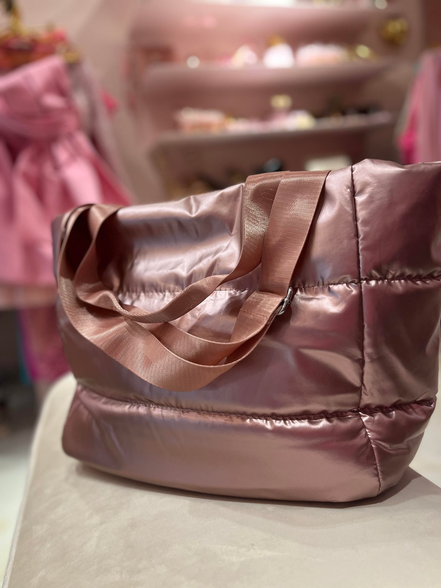 PINK METALLIC QUILTED SPORT BAG