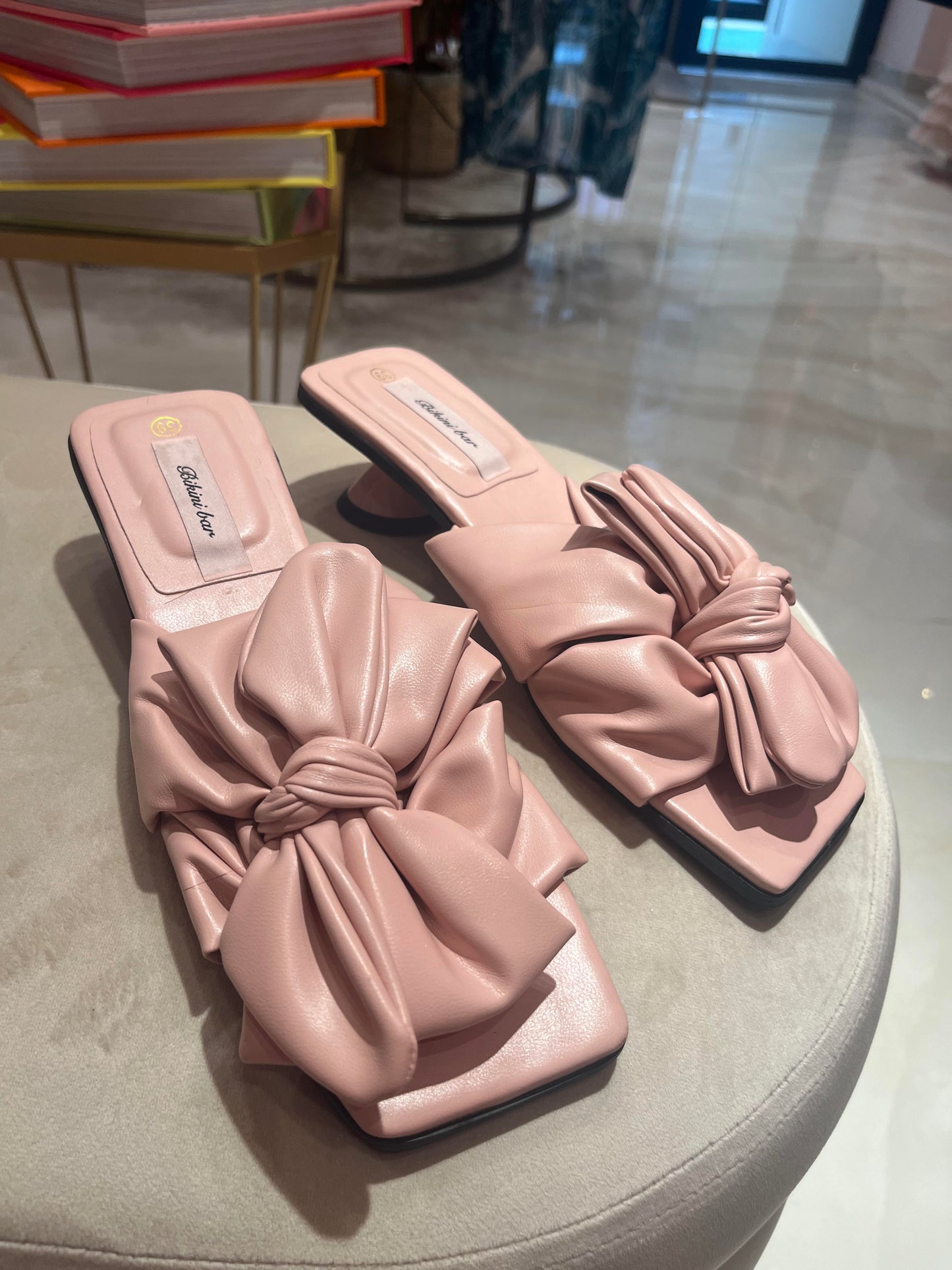 LIGHT PINK LEATHER BOW MULE