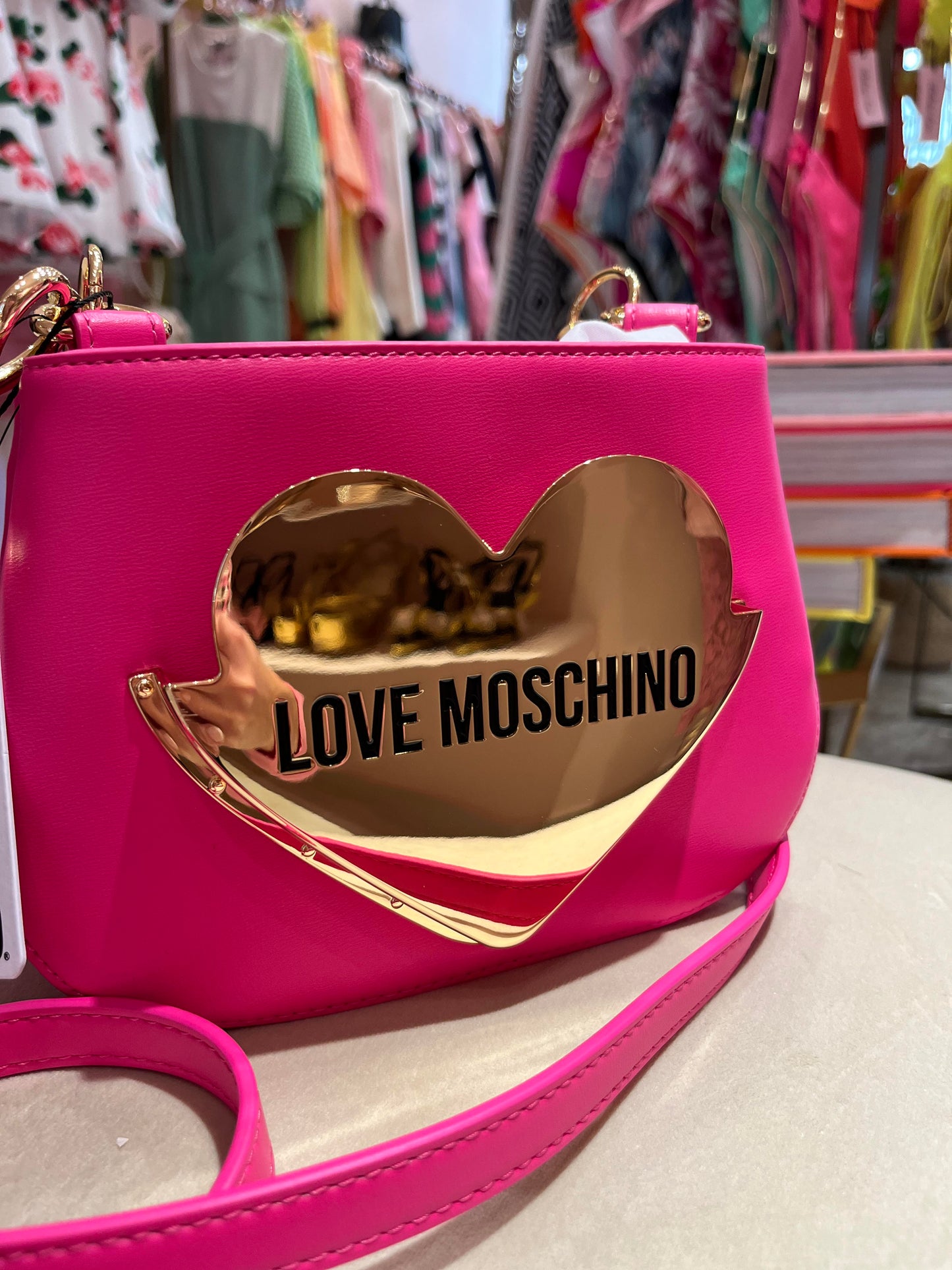 FUSCHIA LOVE MOSCHINO GOLD HEART MINI BAG