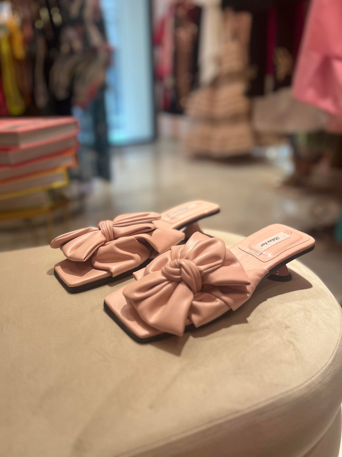 LIGHT PINK LEATHER BOW MULE