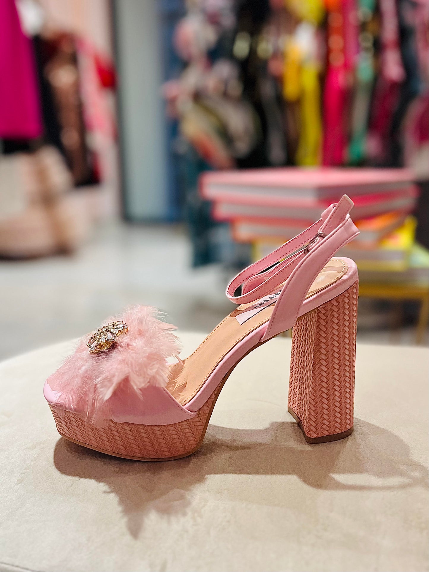LIGHT PINK FEATHERS CRYSTAL PLAFORMS HEEL